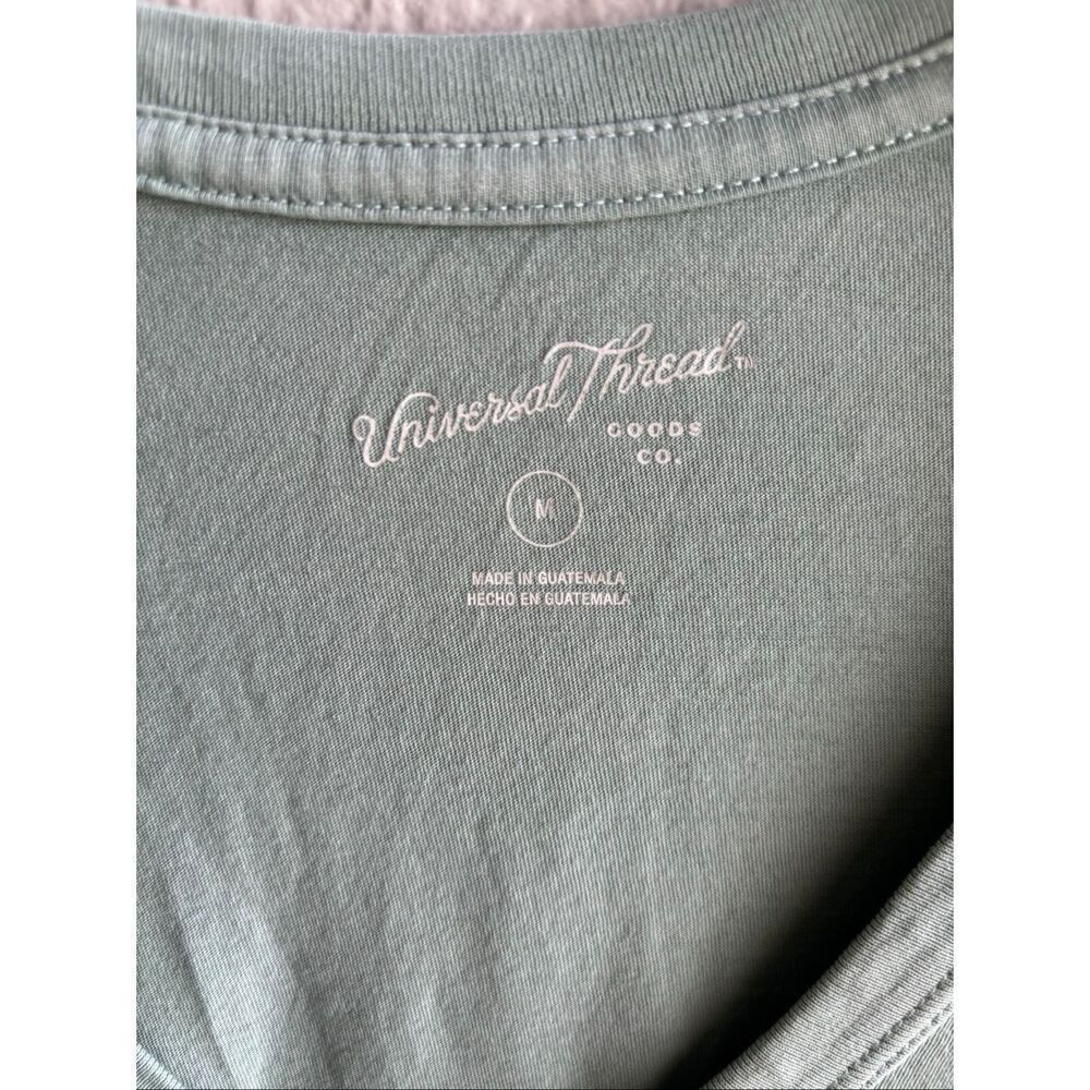 ❤️Universal Thread V-Neck Tee - Picture 2 of 5